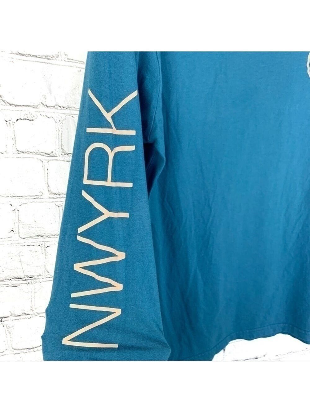 𝅺euc-t-barx COTTON ON Long Sleeve, New York, Graphic, Round Neck, Soft T- Shirt - Picture 4 of 11